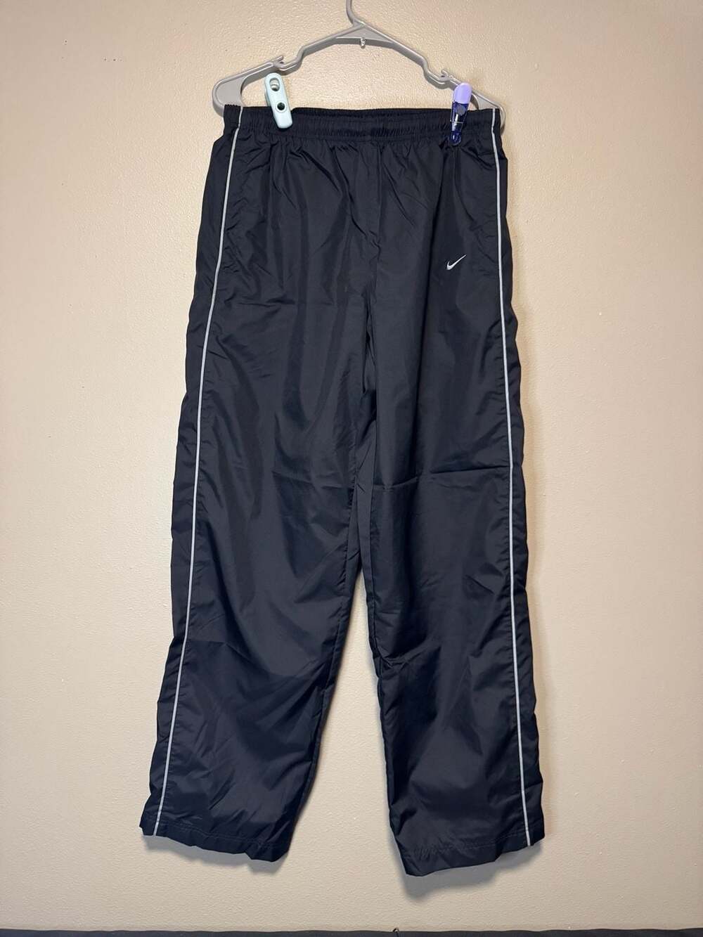 Vintage men’s Nike Track Pants Size L Black White Piping Windbreaker